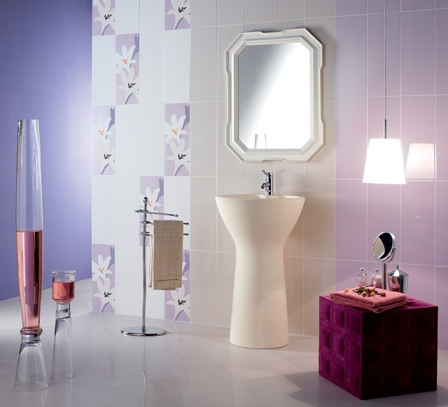azulejos para baños flores espejos lamparas