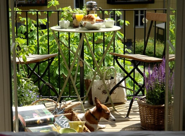 Ideas creativas: para pequeños balcones y terrazas Banqueta Comedor creativo
