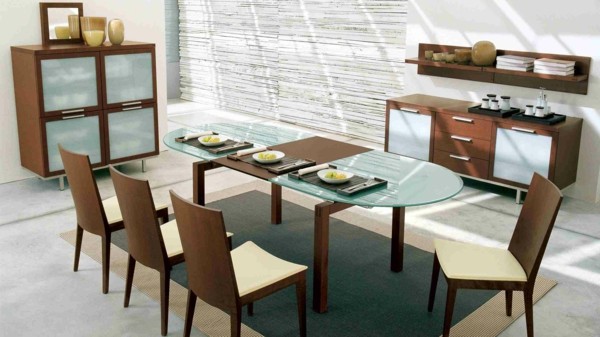 Muebles de comedor en el salón para las cenas especiales Sillas de madera para comedor clasicas