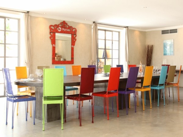 Muebles de comedor en el salón para las cenas especiales Comedores en color turquesa