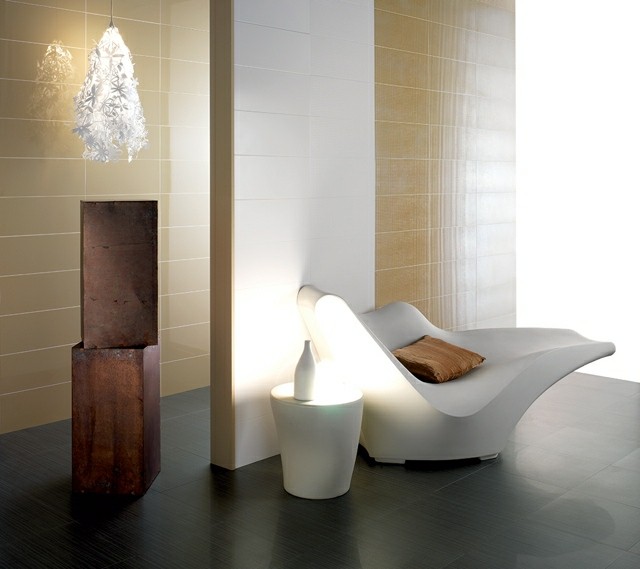 moderno azulejos baño sofa cojines lampara