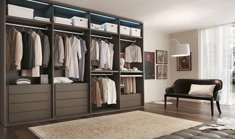 Armario abierto modernidad y estilo en tu dormitorio