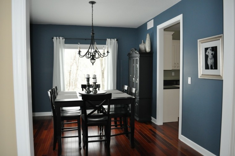 Decoración de interiores y color - azul en comedores.
