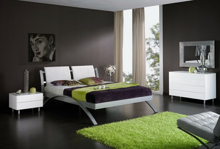 Habitaciones modernas para solteras y solteros.