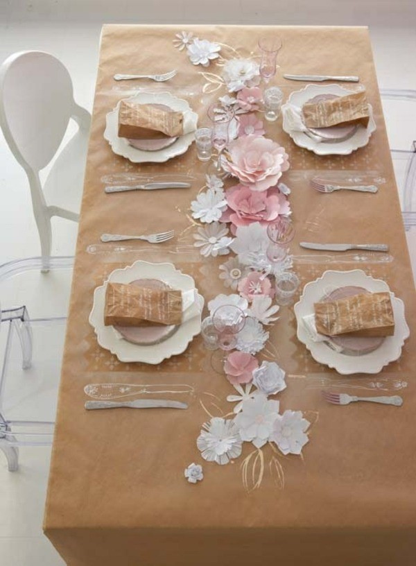 Manteles y centros de mesa para las ocasiones especiales Papel diseño Candelabros