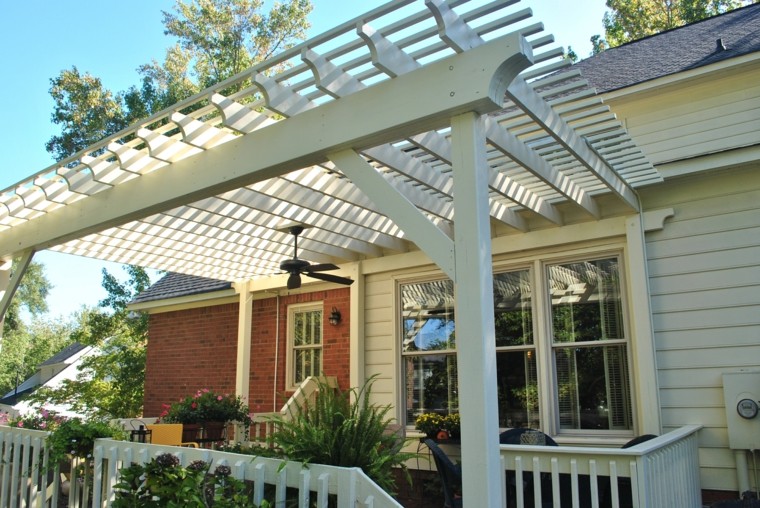 Pergolas de madera para el jardín - cincuenta ideas