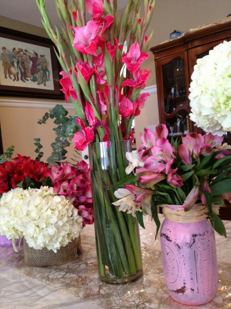 Ramos de flores y arreglos florales para decorar el hogar