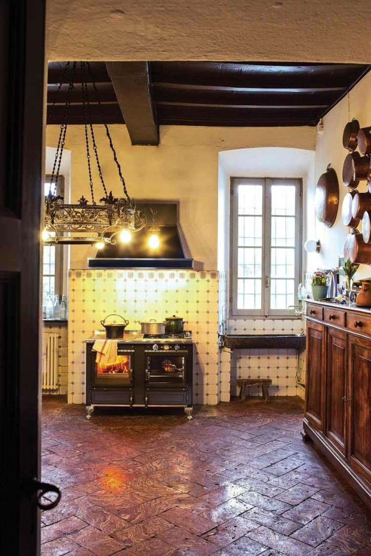 Cocinas estilo campestre 50 ideas motivantes a considerar. Diseño muebles cocina con repisa