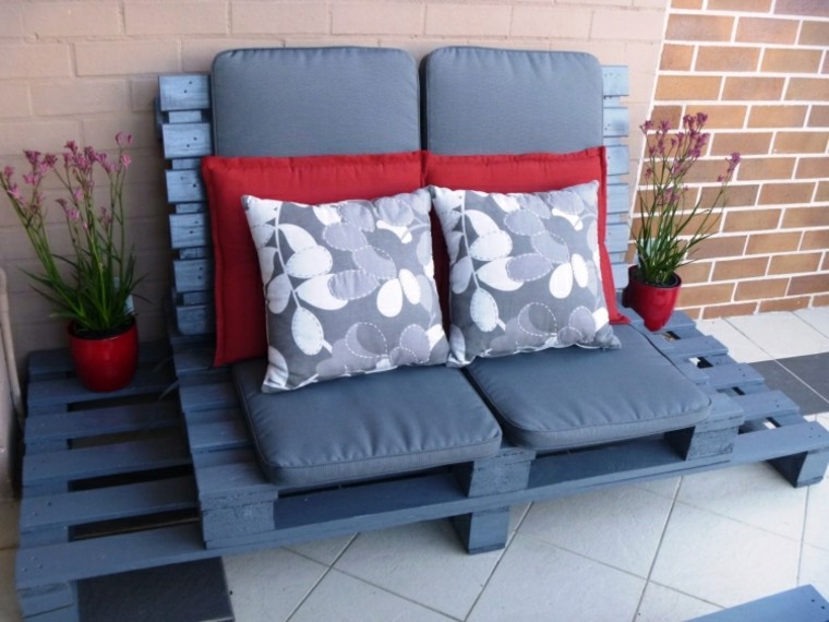 Sofas baratos hechos con palés, prácticos y funcionales. Sofas madera