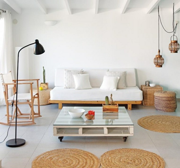 Sofas baratos hechos con palés, prácticos y funcionales. Sofas madera