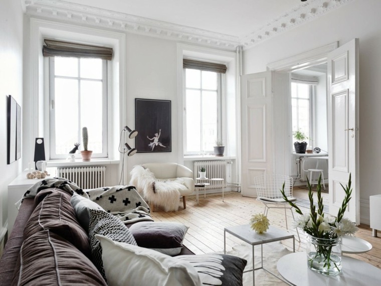 Decoración en blanco con muebles elegantes de diseño