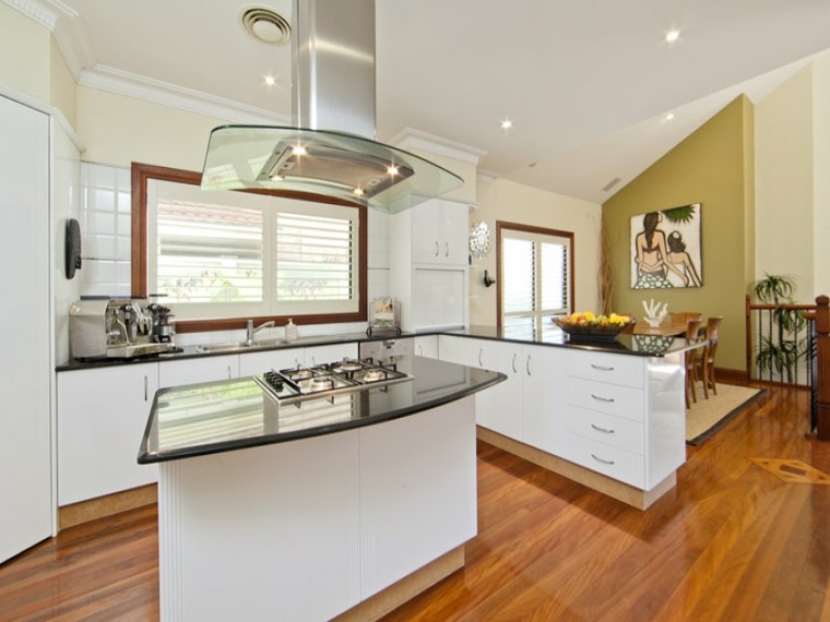 Distribucion en l, ideas de lujo para cocinas prácticas. Cocina con isla central y comedor