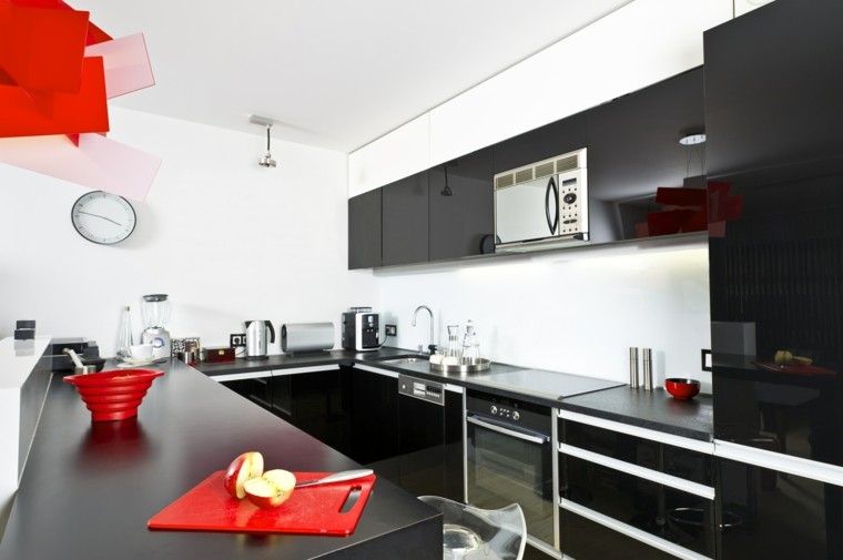 Cocinas blancas y negras 50 ideas geniales a considerar. Mesones en porcelanato de cocina