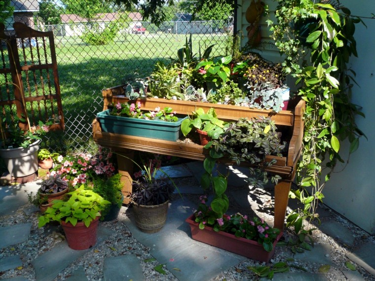 Reciclaje creativo, 50 ideas geniales para un patio diferente.