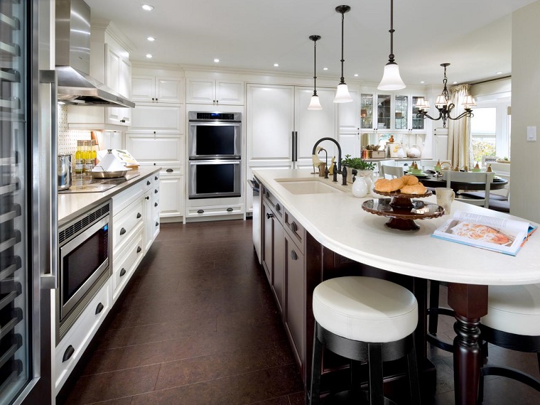 Proyecto cocina: 50 cocinas clásicas y modernas a la vez Lámparas para techos altos