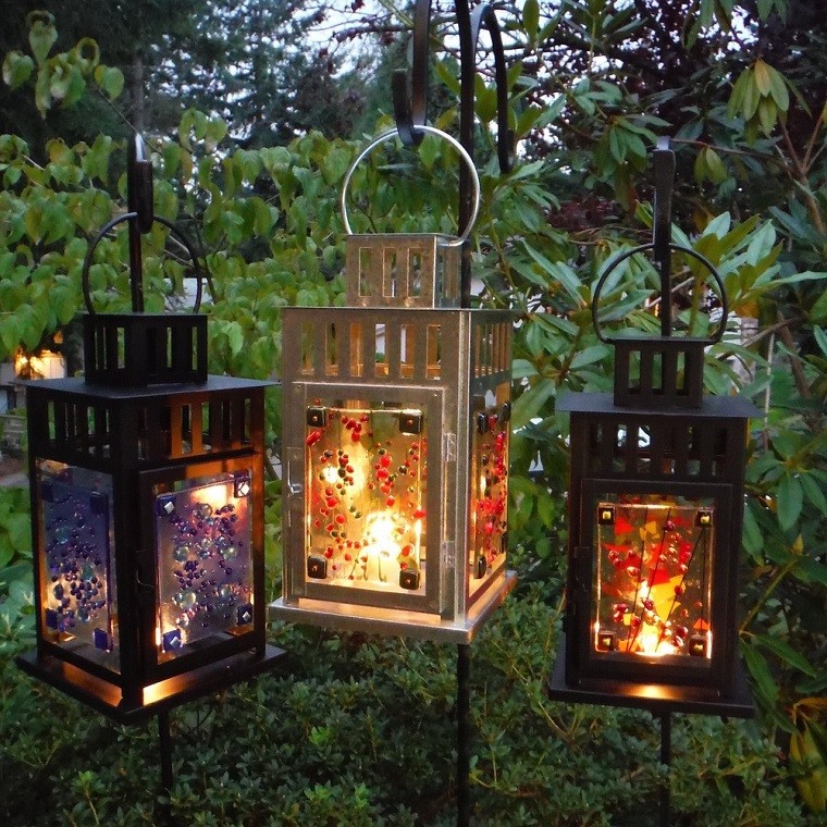 Decoracion otoño iluminado por farolas preciosas