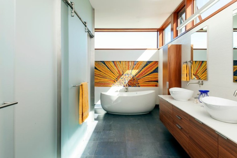 Baños modernos colores vibrantes para las paredes Baños con jacuzzi