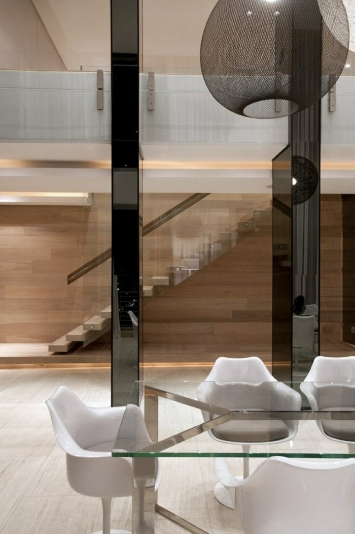 Escaleras de madera, aluminio, cristal 101 ideas Fotos comedores con escaleras