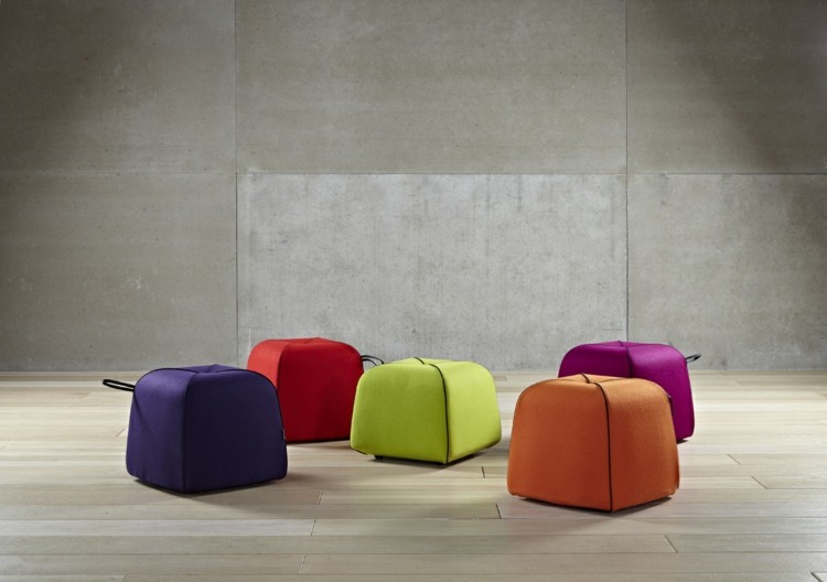 Muebles modernos salon y asientos de diseño diferente.