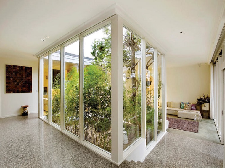 Patios interiores pequeños ideas para una decoración moderna