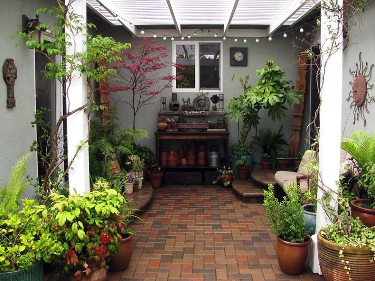 Patios interiores pequeños ideas para una decoración moderna Oscuro decoración Patio interior