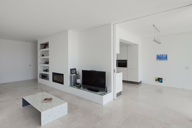 diseno-minimalista-interior-paredes-blancas-mesa-salon.jpg