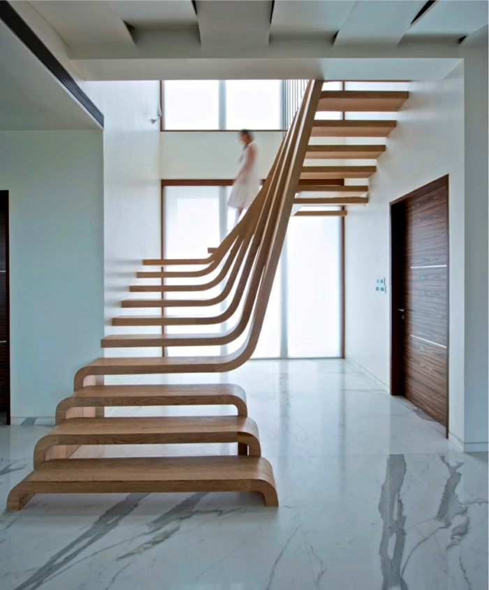 Escaleras creatividad de formas y modelos que rompen la rutina.