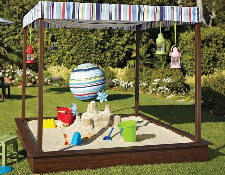 Juegos divertidos y areneros para patios de ensueño.