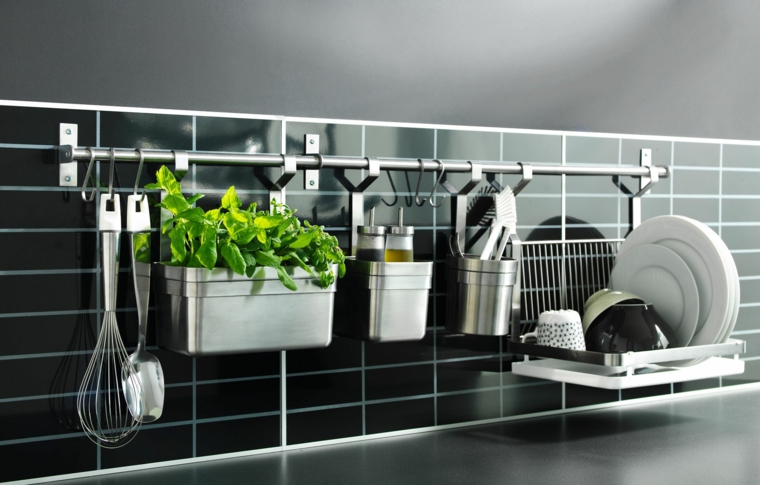 Trucos e ideas geniales para ahorrar espacio en la cocina