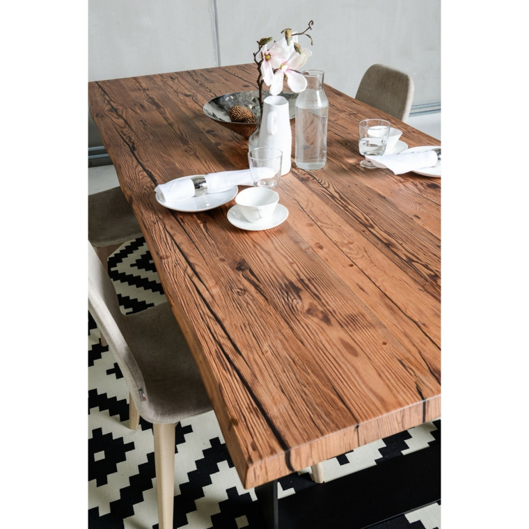 Mesas de madera un acento rústico para el comedor