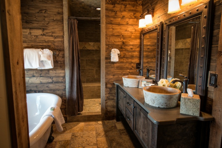 Cuarto de baño de madera y piedra 42 diseños