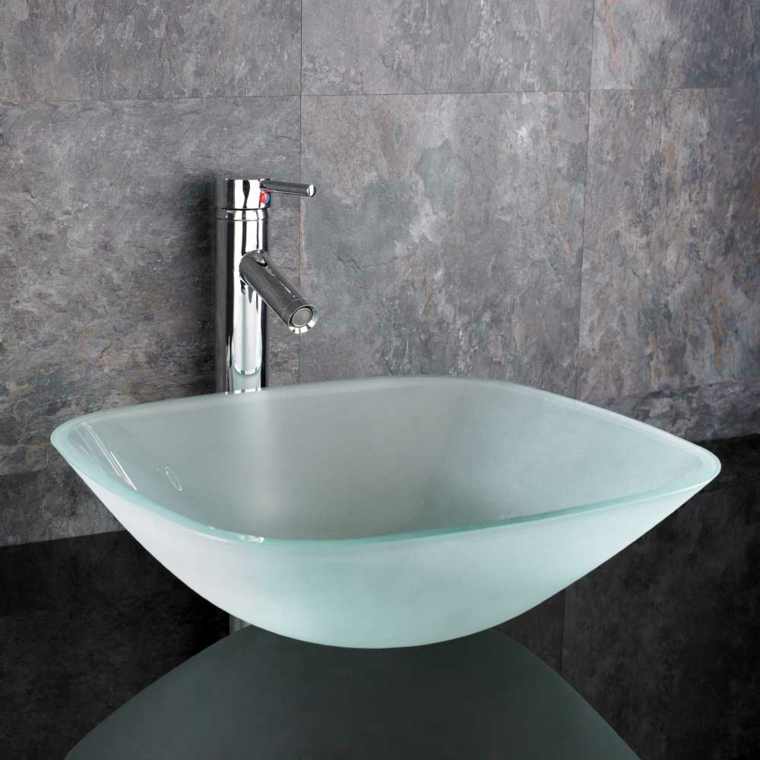 Lavabos de cristal para unos baños elegantes