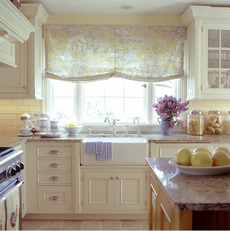 Cortinas de cocina y estores para enriquecer el diseño