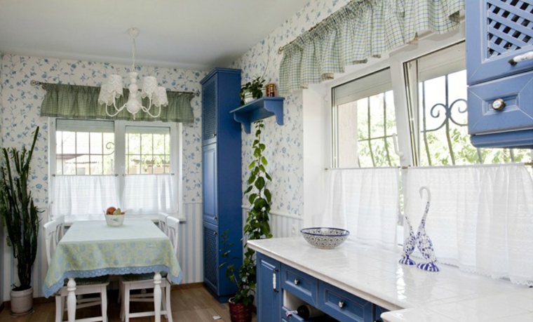 Cortinas de cocina y estores para enriquecer el diseño
