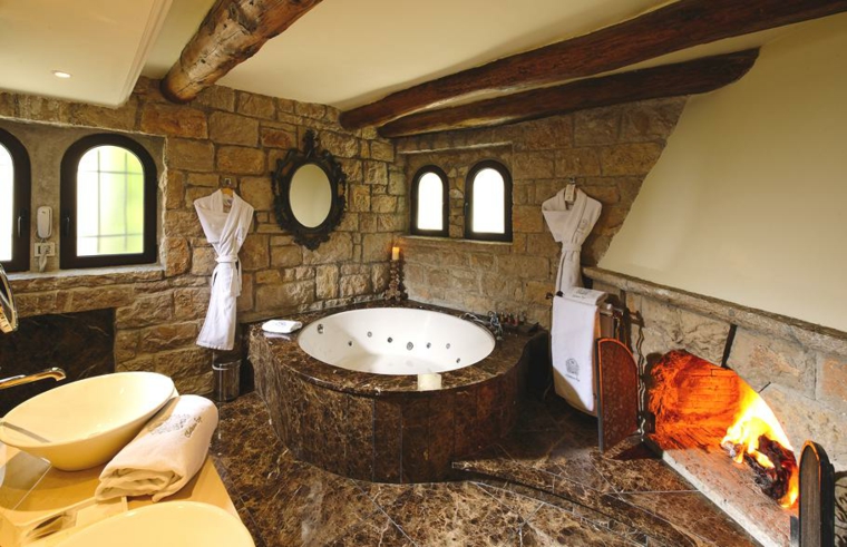 Baños antiguos y de diseño para una decoración elegante