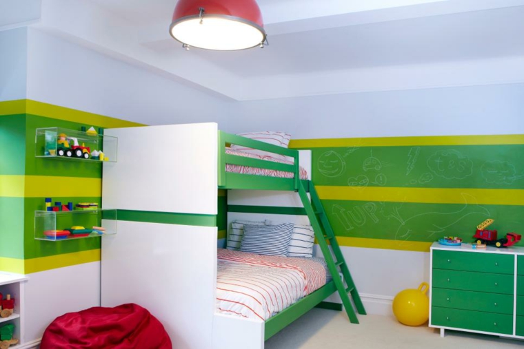 lineas amarillas verdes en paredes decoración habitación infantil verdes amarillos rojo