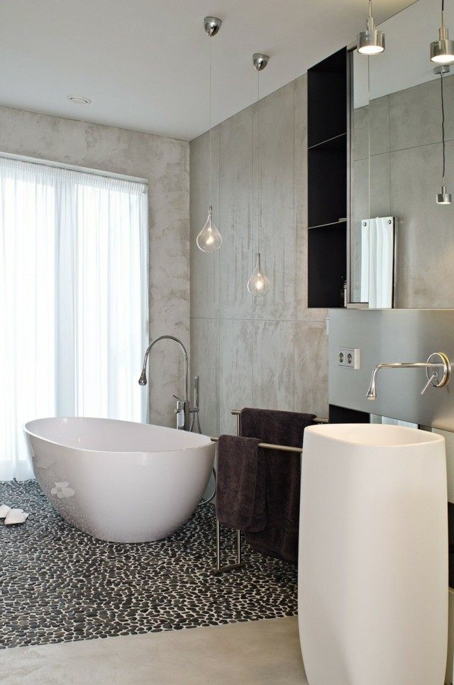 baño de diseño blanco elegante bañera suelo bonito piedras