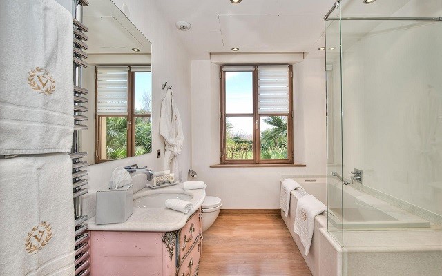 baños de diseño estilo rosa ventana bonito largo moderno cristal 