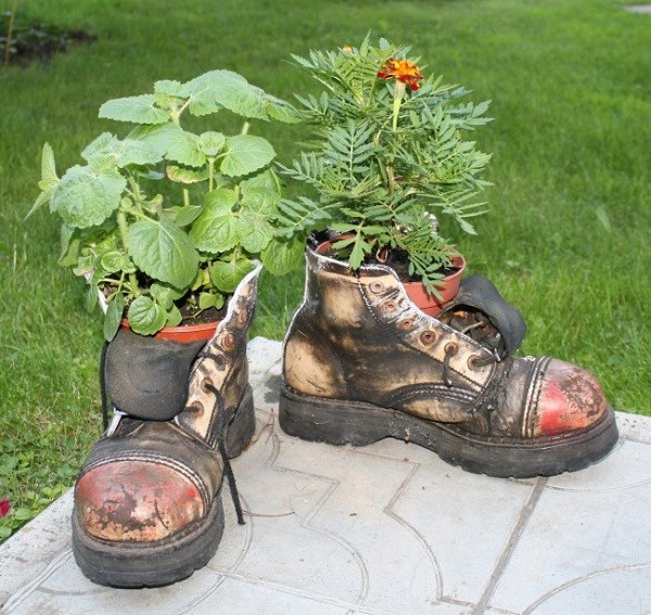 botas macetas jardin patio DIY flores