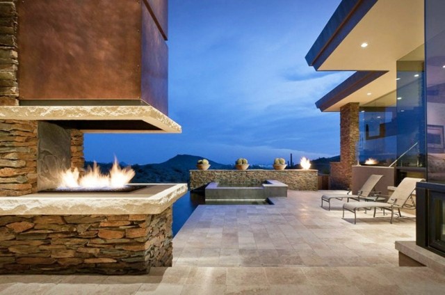 chimenea patio jardin moderna piedras