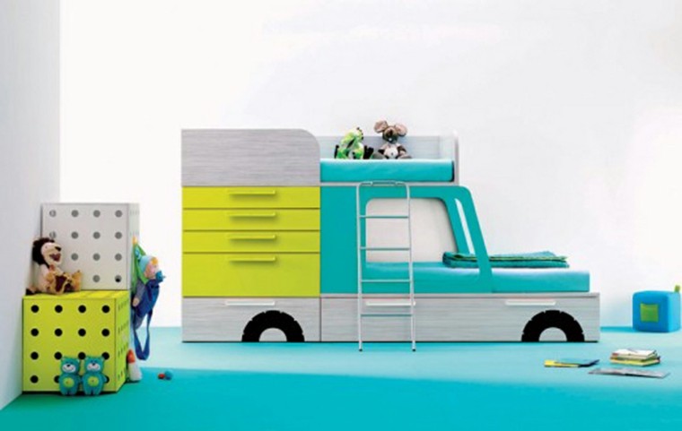 cuarto infantil cama coche azul