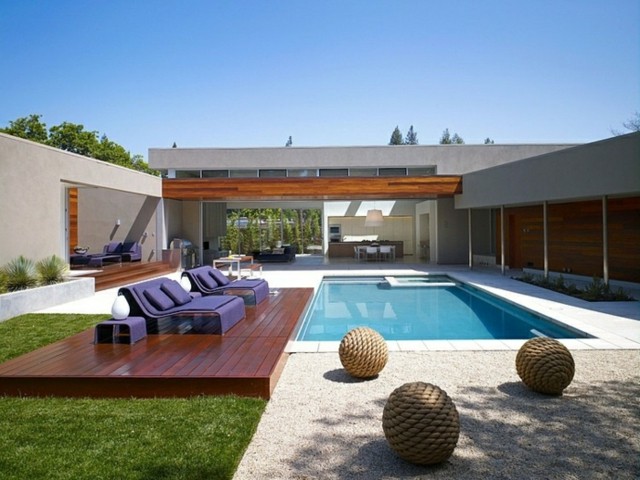 decoración con mobiliario de terraza sillones lila decoracion mobiliario terraza sillones lila morados
