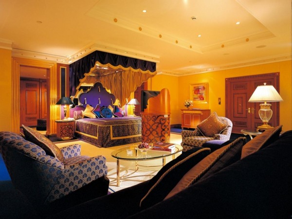 decoración dormitorio lujoso colorido iluminado
