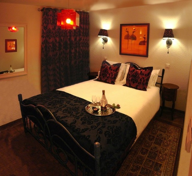 luces tenues para dar aire romántico dormitorio romantico iluminacion sutil sombrio bonito