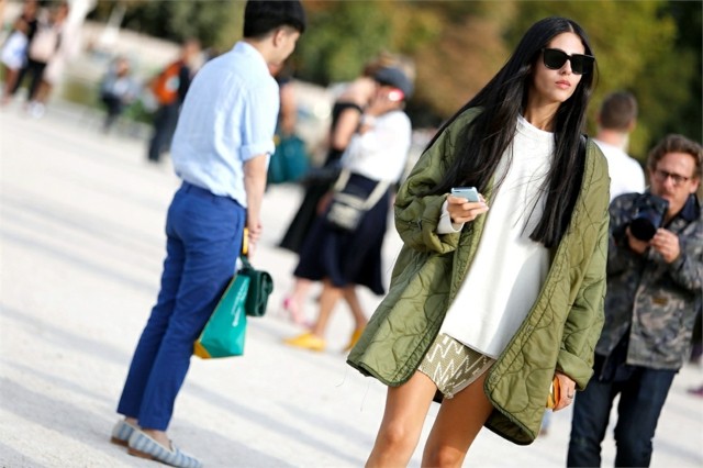 chaqueta larga verde muy bonita estilo casual verde jersey blanco idea chaqueta interesante