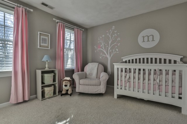 habitaciones de bebe cuna moderna blanca mecedora comoda