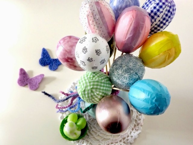 huevos de pascua envueltos colores fiesta