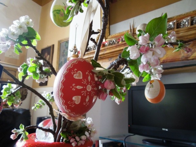 huevos fiesta pascua arbol flores