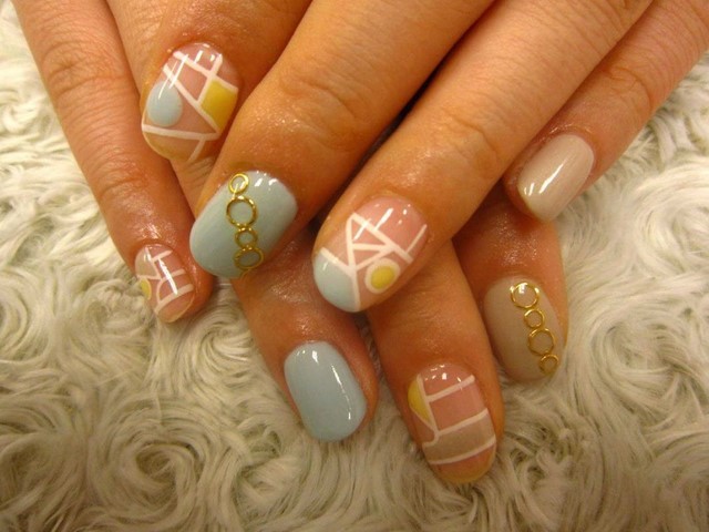 formas geometricas en tus uñas ideas interesantes uñas colores moderno claros