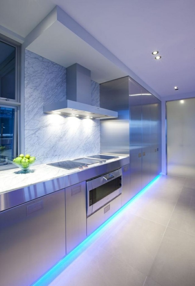 iluminacion led rosa cocina idea bordes